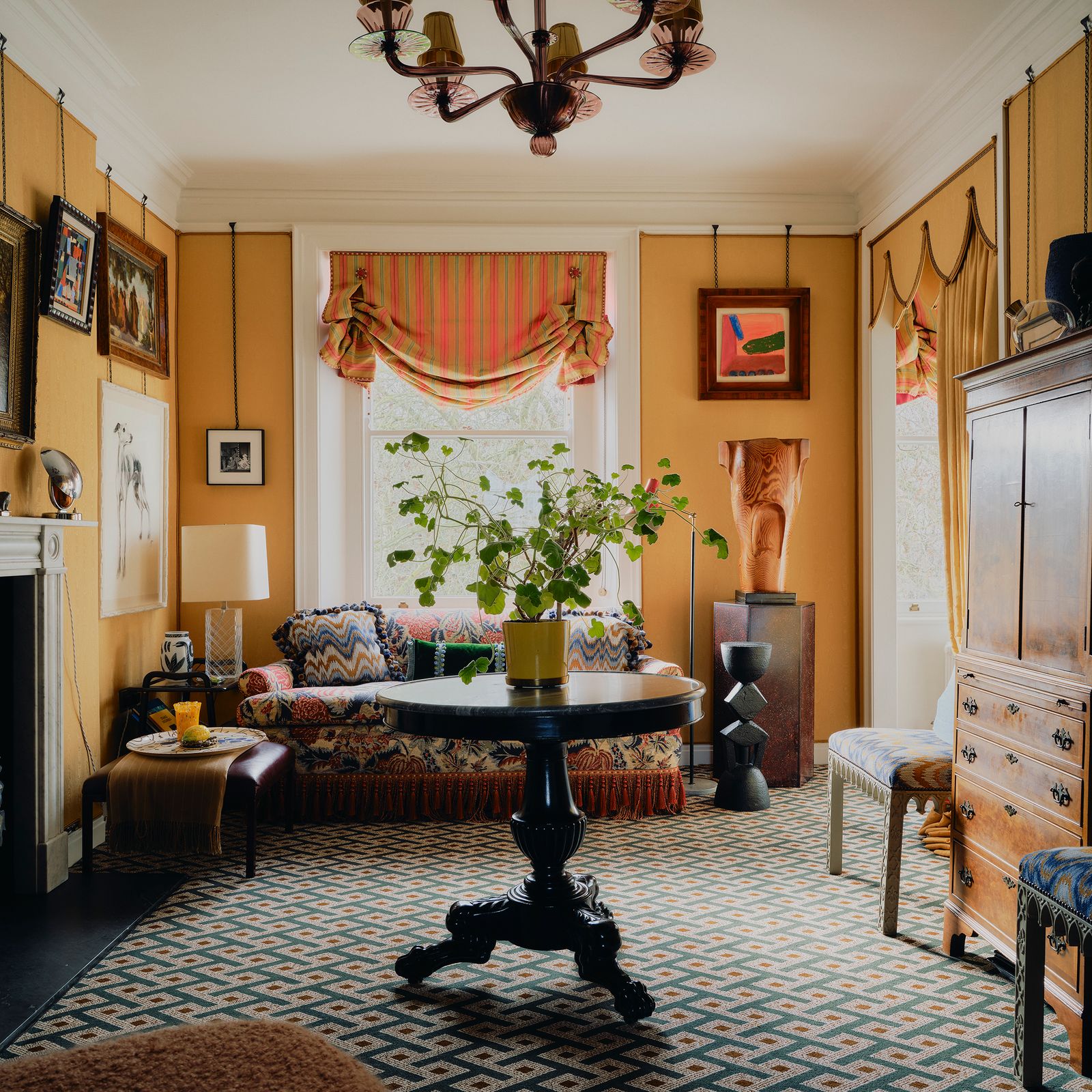 The tiny, exquisite Holland Park apartment of Martin Brudnizki and Jonathan Brook