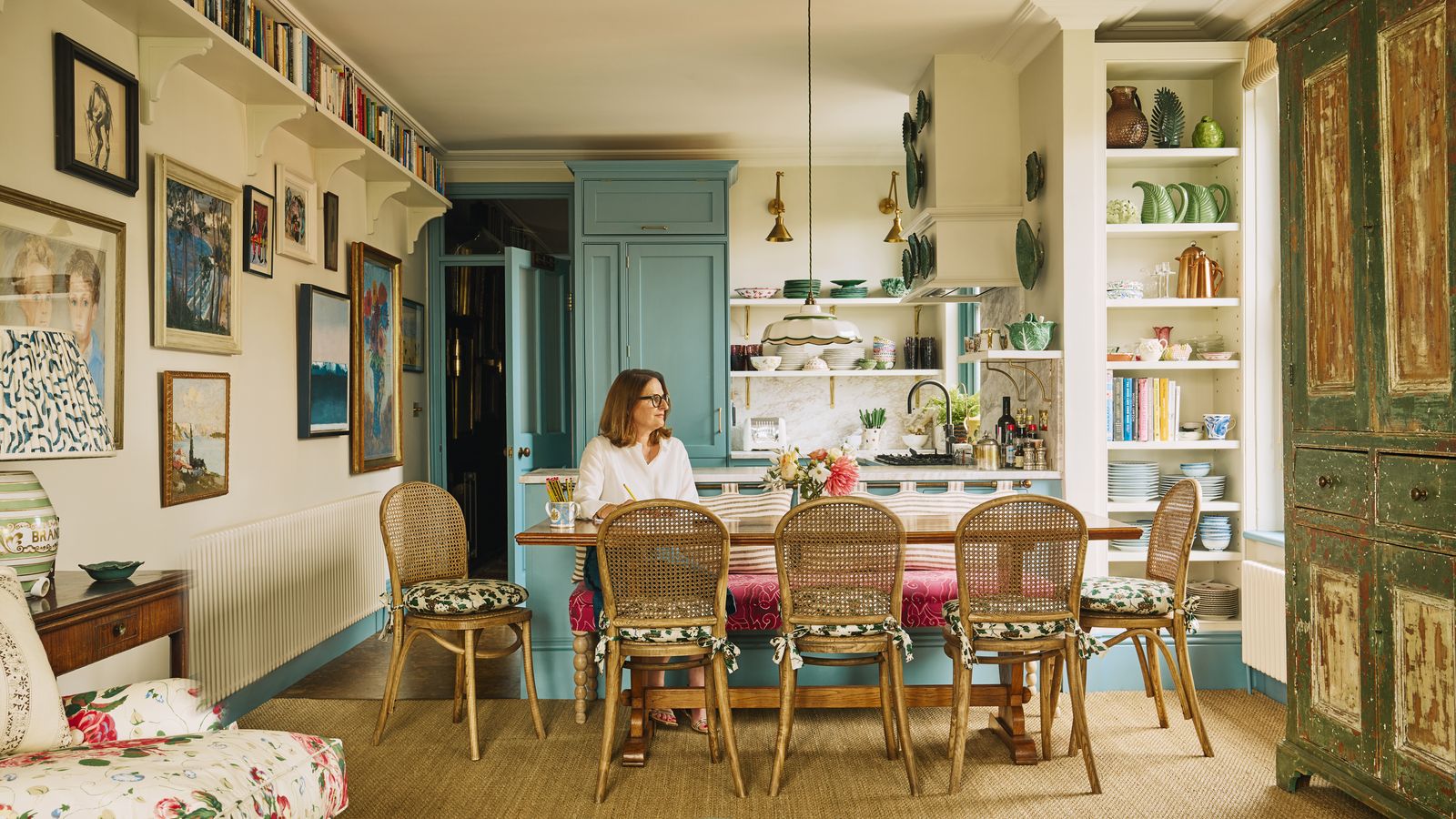 A fresh take on country in the city in a designer’s Thameside flat