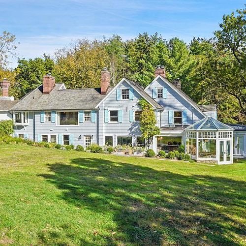 Drew Barrymore lists her New York estate following a two-year renovation for $5 Million