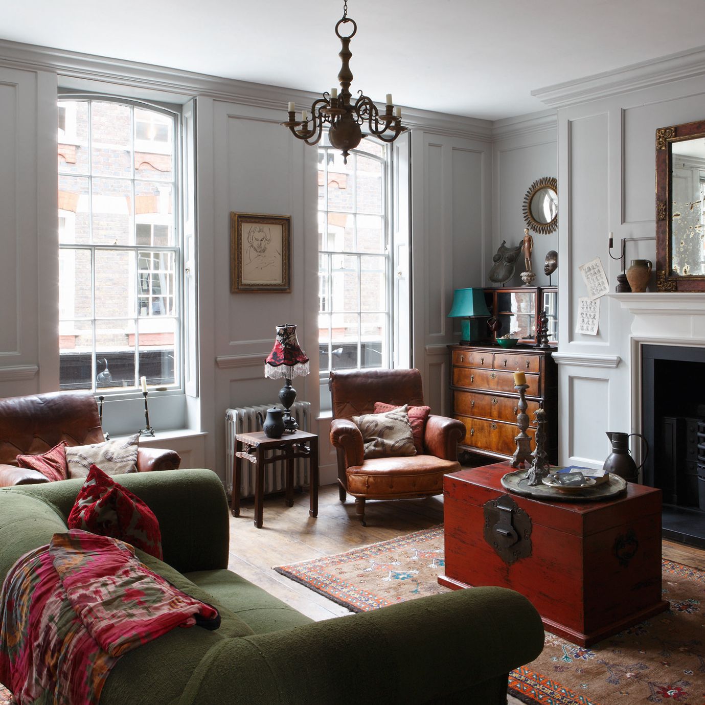 A once-ruined silk weaver's house in Spitalfields beautifully restored (2021)