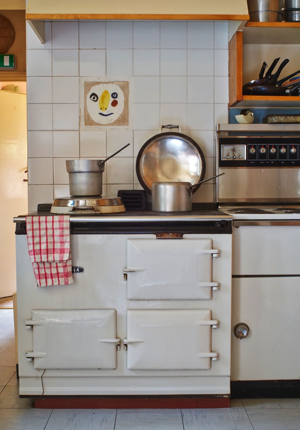 Image may contain Indoors Room Oven Appliance and Kitchen