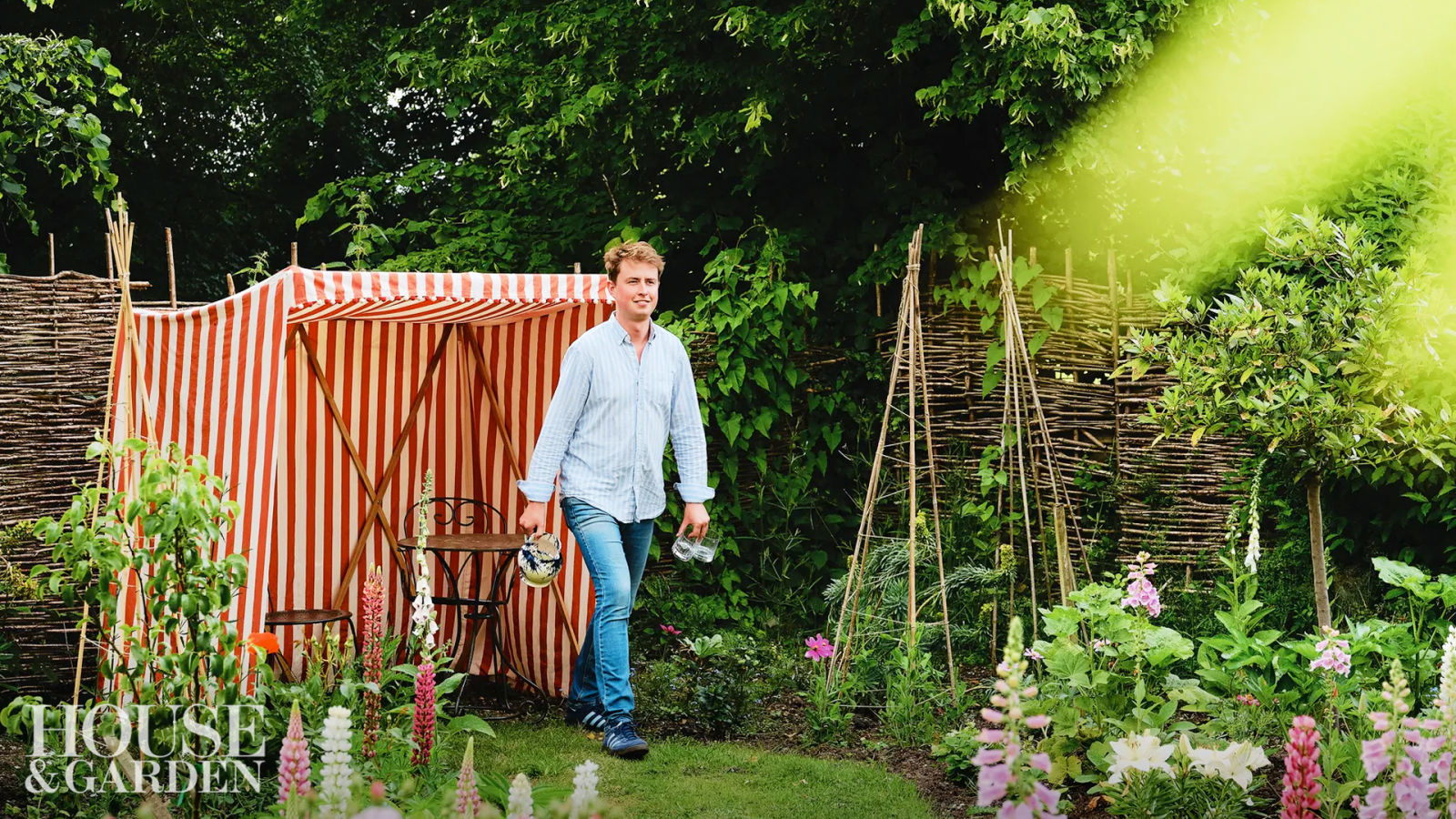 Inside a tiny Cotswold cottage embraced by nature