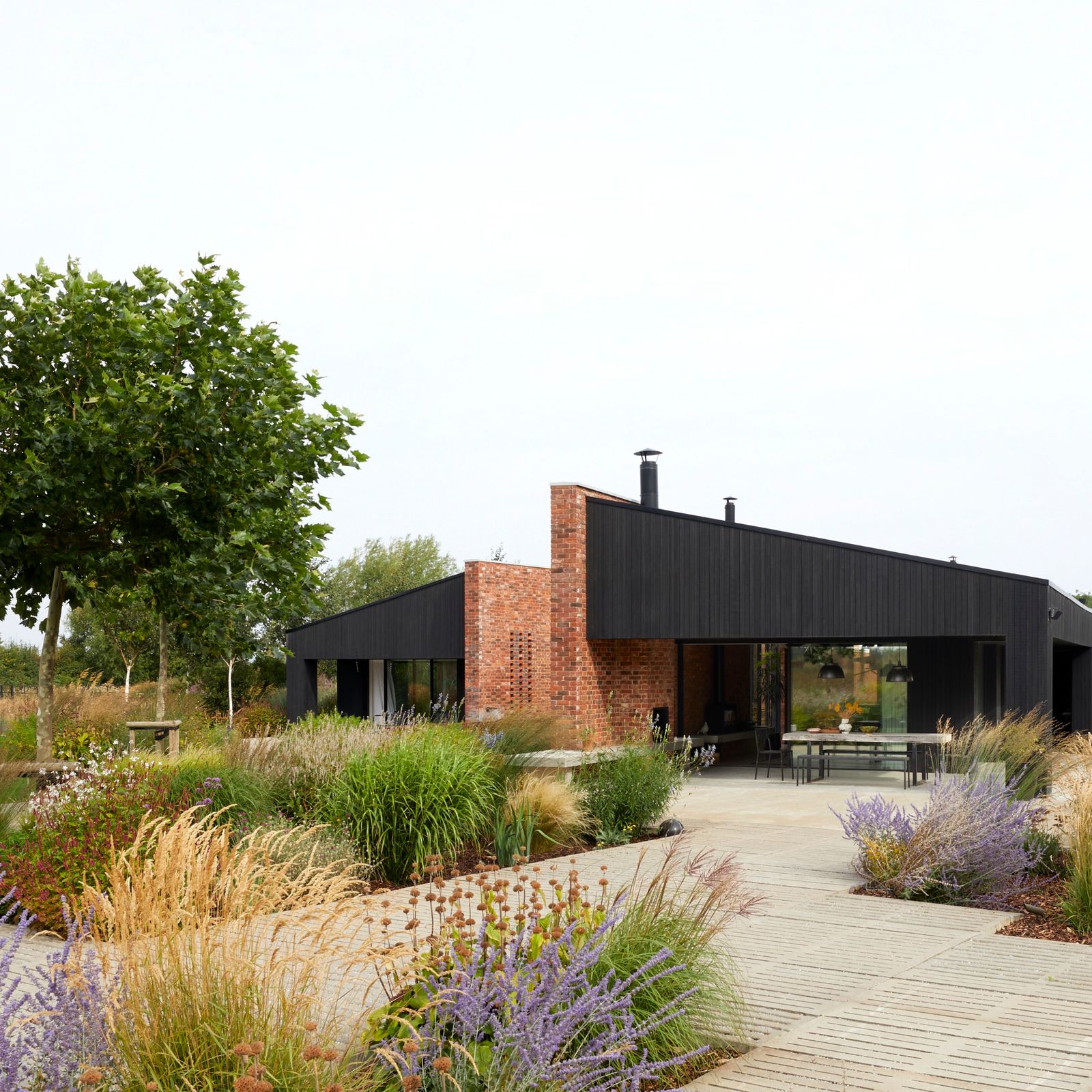 An extraordinary house in the Chilterns designed by Richard Parr to meet a challenging brief